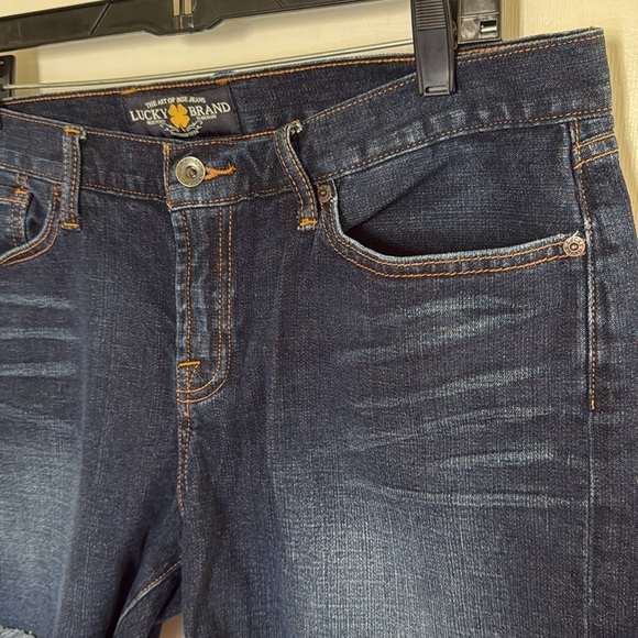 Lucky Brand Dark Blue Frayed Leg Abbey 6” Short Everyday Comfort Summer Size 14 - Picture 2 of 10